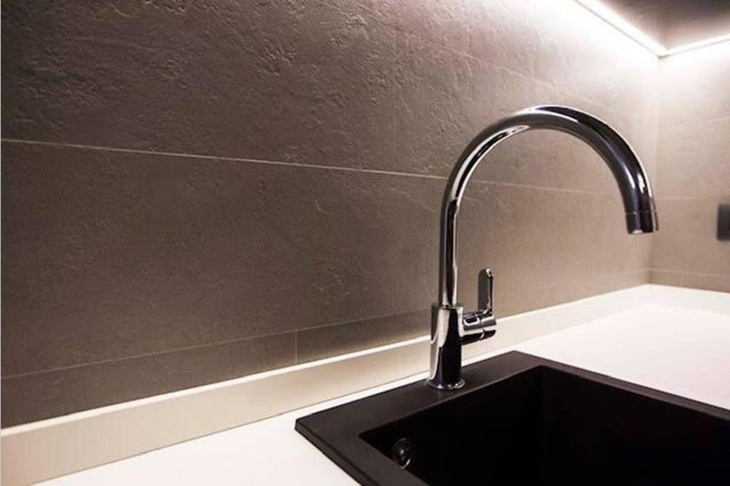 Splendido Monolocale Nel Centro Storico Del Borghetto Apartment Ivrea Ngoại thất bức ảnh